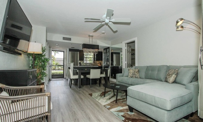 Park Shore Condo | Park Shore Resort-EXTENSIVE HIGH END LUXURIOUS RENOVATION! 1.25 Miles to Beach!