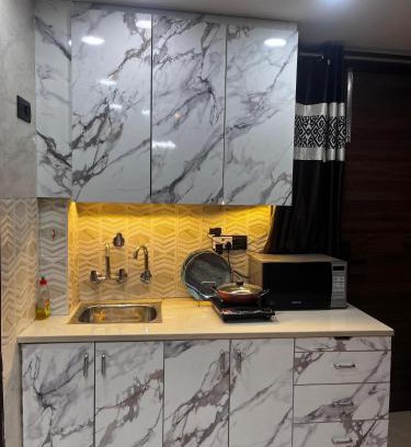 Phase I Apartment | Park Stay- Compact 1bhk Studio for Long Stays