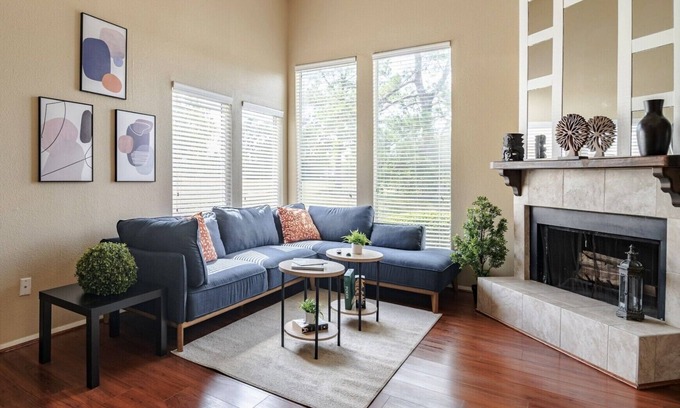 Houston House | Park View, Warm and Cozy Townhome