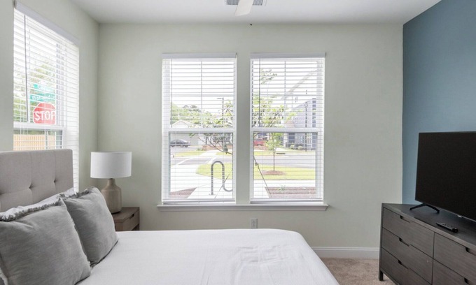 Wilmington Apartment | ParkerLeland 2BD 7 - Two Bedroom Apartment, Sleeps 4