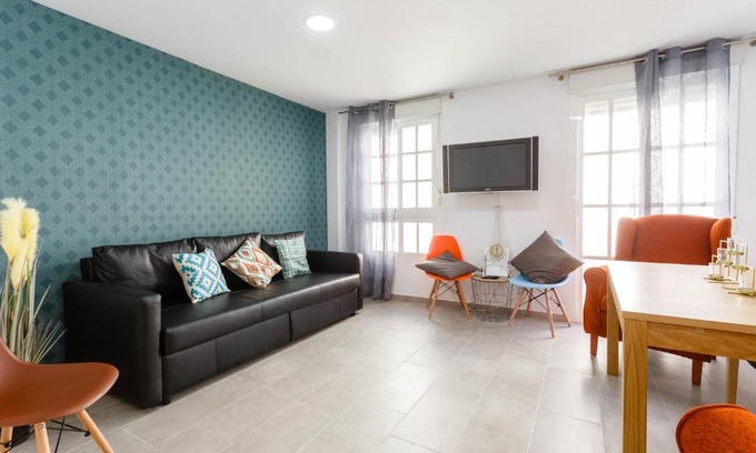 Old Town Apartment | PASACALLES Home by Cadiz4Rentals