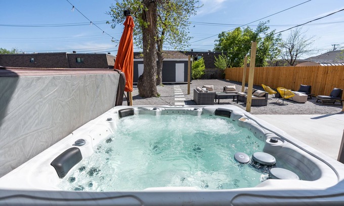 Central Oklahoma City Villa | PASEO/PLAZA District🚶♀️ | 30TH ST & Classen Blvd | Central ⚡| Dog Friendly🐶