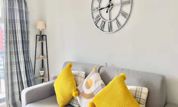 Castle Apartment | Pass the Keys | Cosy Flat in Maritime Quarter