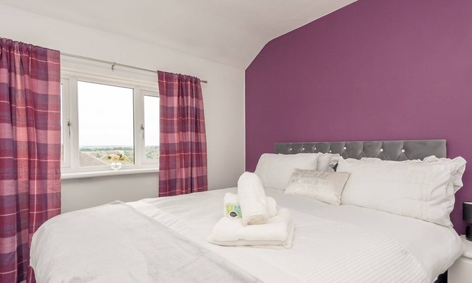 Bramley House | Pass the Keys | Large Family Getaway