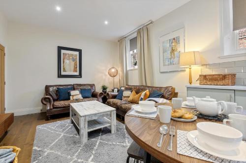 York House | Pass the Keys No. 5 - Chestnut Cottage