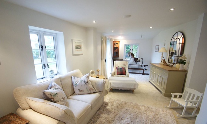 Clyst Saint George House | Pass the Keys | Spacious modern house East of Exeter