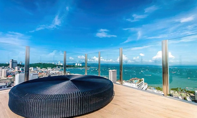 Pattaya Bay Condo | Pattaya's Best Location, Walk to The Beach