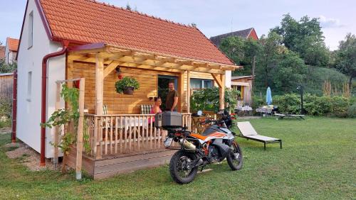Pavlov House | Pavlov24 - Domeček u potoka