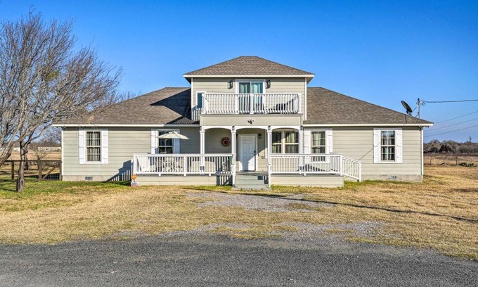 Atascosa House | Peaceful Atascosa Home with Balcony and Deck!