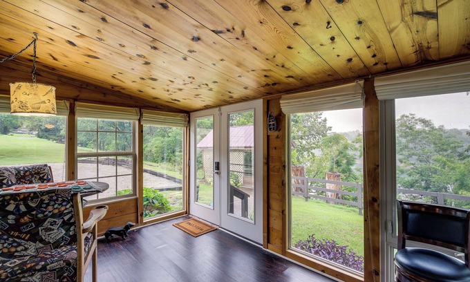 Bronston Cabin | Peaceful Bronston Getaway w/Fire Pit & Lake Views