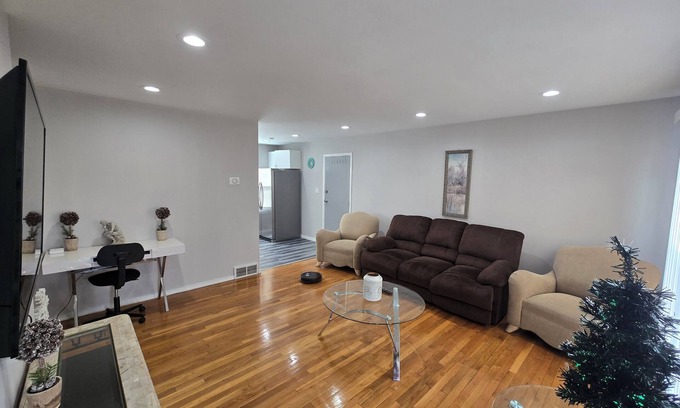 Austintown House | Peaceful fresh air in best neighborhood n