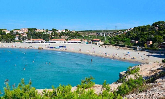 Sausset-les-Pins House | Peaceful haven with jacuzzi 500 metres from the sea