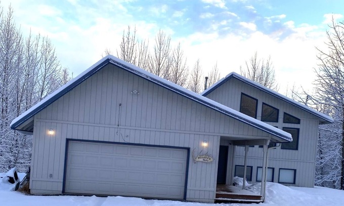 Gateway House | Peaceful home situated in the Gateway to Alaskan Adventures