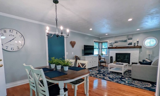 Whitewater House | Peaceful Kettle Moraine Oasis. 4 Bedroom/3 Bath Across from WW Lake.