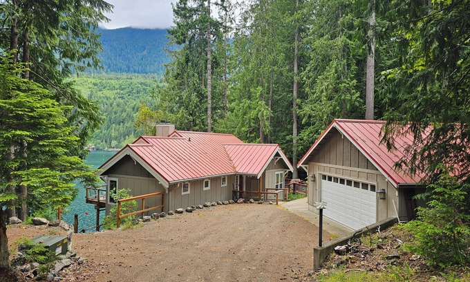Port Angeles House | Peaceful lake house nestled in the Olympics on beautiful Lake Sutherland