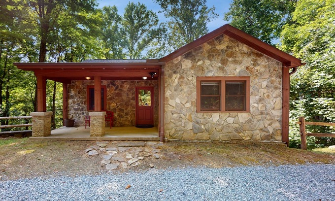 Elk Park Cabin | Peaceful Retreat with outdoor deck, pool table and hot tub