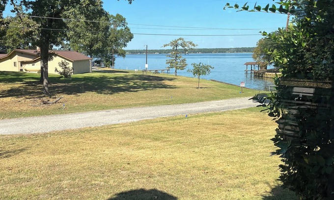 Trinity House | Peaceful Waterview Haven – Stunning Views, Sleeps 10