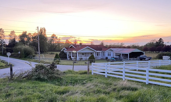 Oak Harbor Other | Peaceful Whidbey Island farmhouse by the beach and Deception Pass State Park
