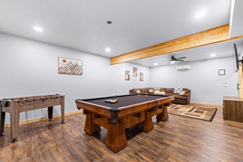 Donnelly House | Peak-A-View - Beautiful pet friendly A-frame on 2 acres w/panoramic views and trailer parking