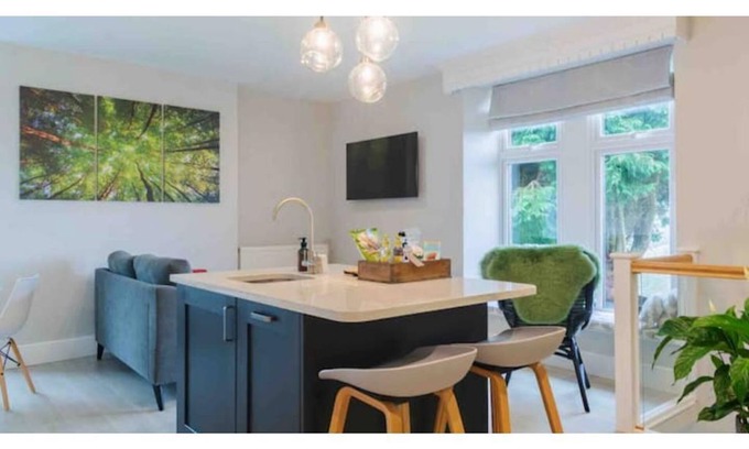 Rowsley Apartment | Peak District, Hillside Retreat, panoramic views, Nr Bakewell & Chatsworth