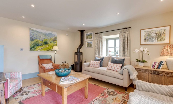 Hopton House | Pearson's But and Ben