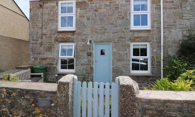 St Just House | Pebble Cottage