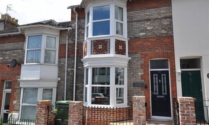 Weymouth Cottage | PEDALLER'S COTTAGE, family friendly, with open fire in Weymouth