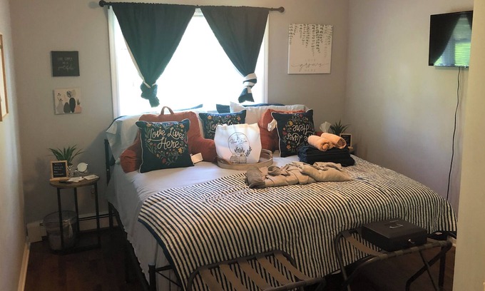 Peekskill House | Peekskill 100%Walkable NYC 50mins Car & Train West Point 15mins RT6 9 202 2mins