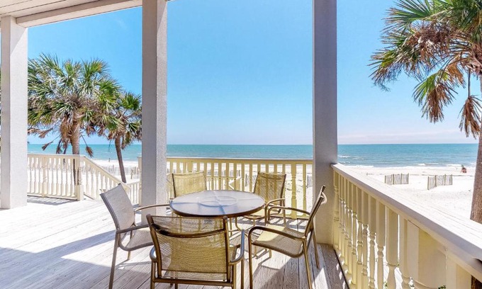 East End House | Pelican's Perch