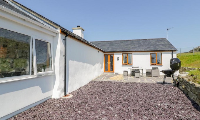 Garndolbenmaen House | Pen Y Braich Uchaf