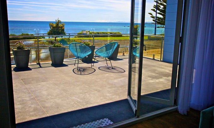 Penguin Apartment | Penguin Beachfront Apartments