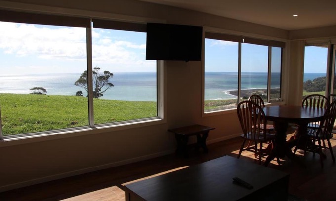 Central Coast Council House | Penguin Seaside Farm