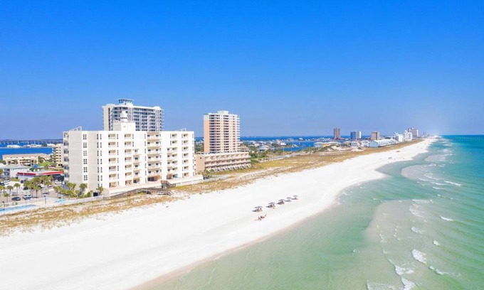 Pensacola Beach Apartment | Pensacola, Oceanfront Paradise With Private Beach