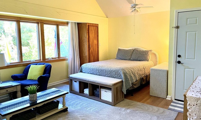 North Northwest Pensacola Apartment | Pensacola Studio Apt near UWF Beaches & Downtown