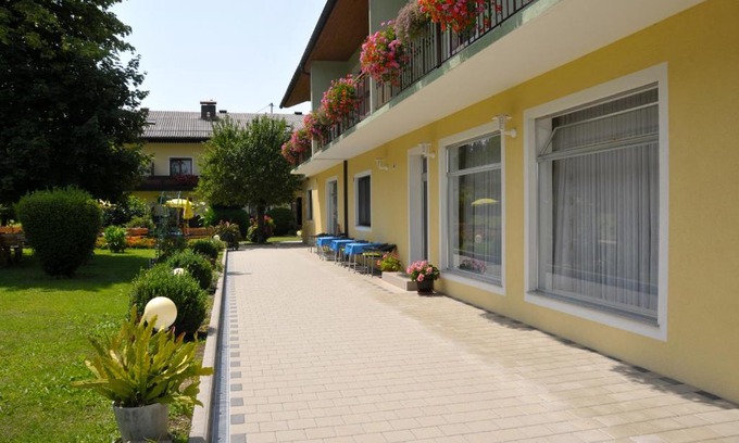 Sankt Kanzian am Klopeiner See House | Pension Miklautz