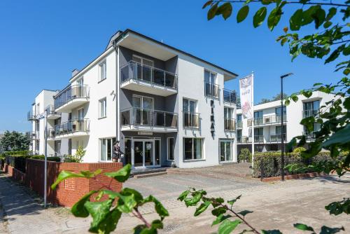 Jastrzebia Gora Resort | Pensjonat Pirat