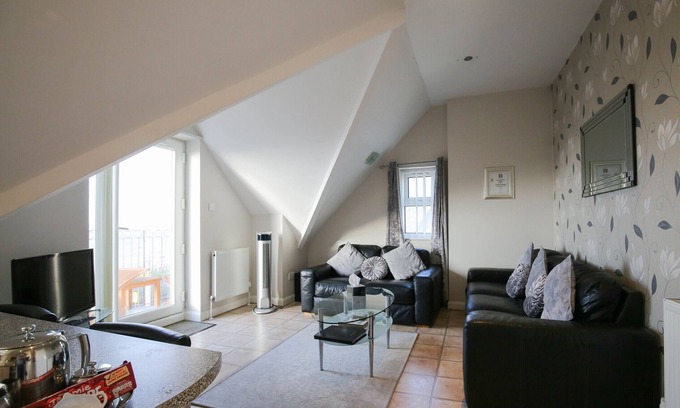 Bispham Apartment | Penthouse! Luxury 2 Bed Suite With Sea View