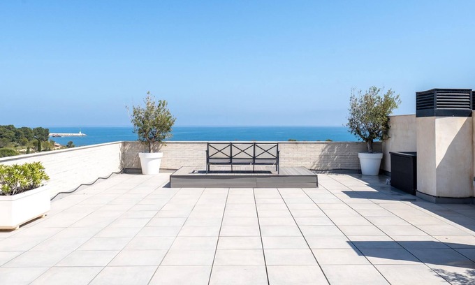Roques Daurades Apartment | Penthouse with private solarium, barbecue and pool