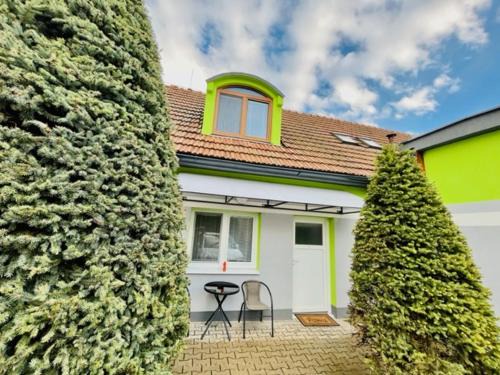 Surany House | Penzión Tyché