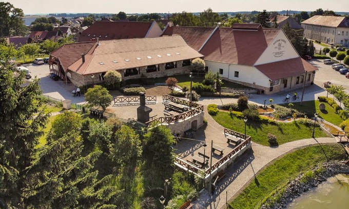 Dasice House | Penzion Dašické sklepy