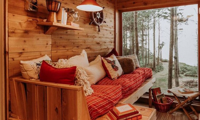 Port Angeles Cabin | Perch small · Treehouse-Eagles Perch over the water