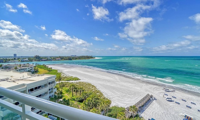 Sarasota Condo | Perfect Beach View Large 2 bedroom