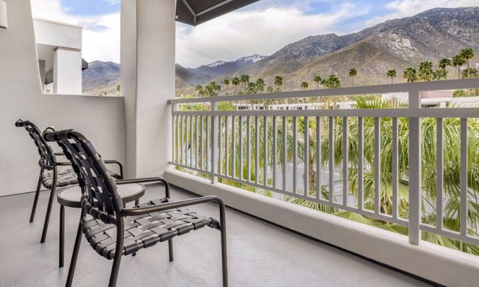 Canyon Corridor Resort | Perfect Family Destination! Amazing 1BR Suite w/ Spacious Living Area + Kitchen
