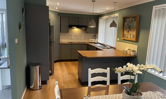 Surfside House | Perfect Family Holiday Home by the Bay