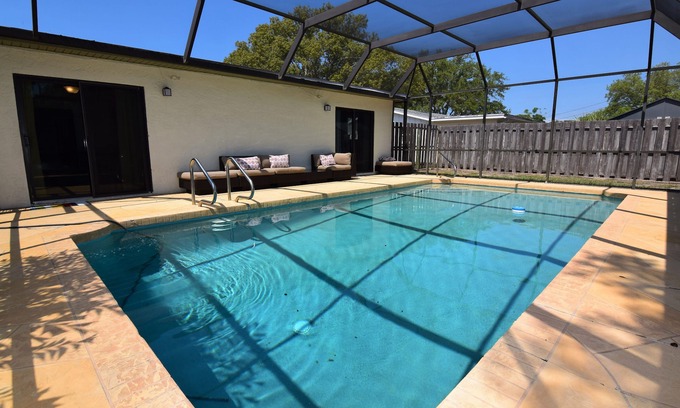 South Gate Ridge House | Perfect Getaway 3bd/2bth Private Heated Pool