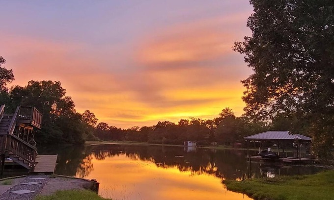 Childersburg Villa | Perfect Lakeside Hideaway