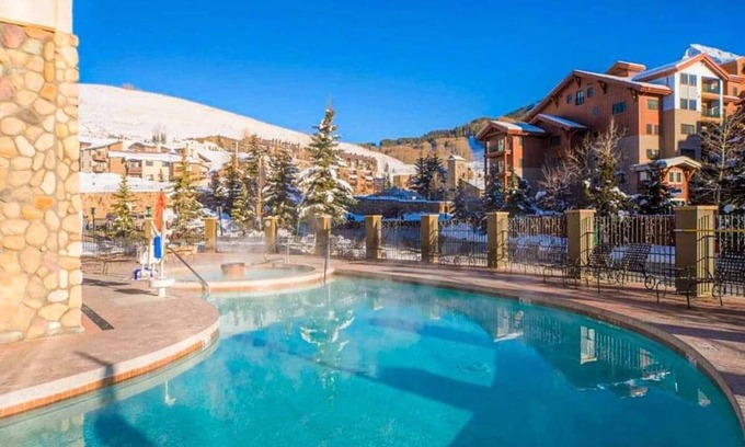 Crested Butte Condo | Perfect Location, Outdoor Pool and Hot Tub! 273
