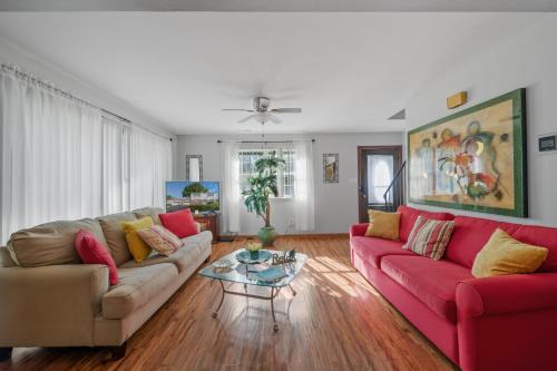 Coffeyville House | Perfect Private Getaway Minutes to Virginia Beach!