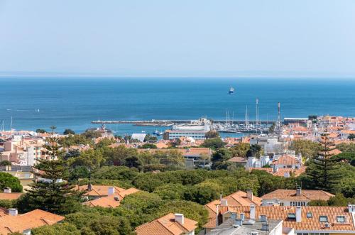 Cascais Apartment | Perfect Sea and Mountain View Cascais