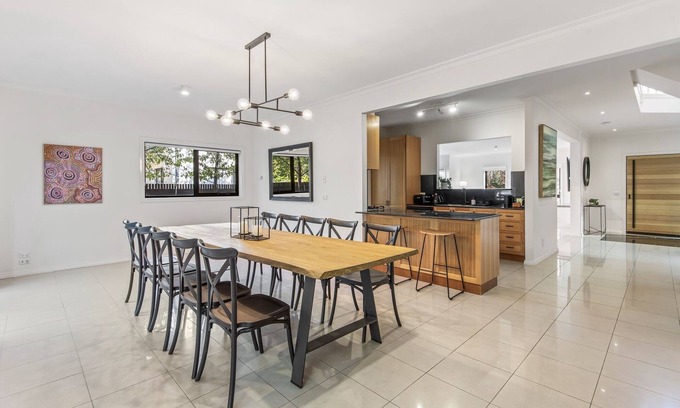 Kensington House | Perfectly Located 4-Bed House in Kensington
